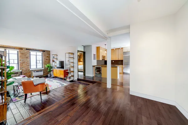 $1,400,000 | 255 West 23rd Street, Unit 4HW | Chelsea