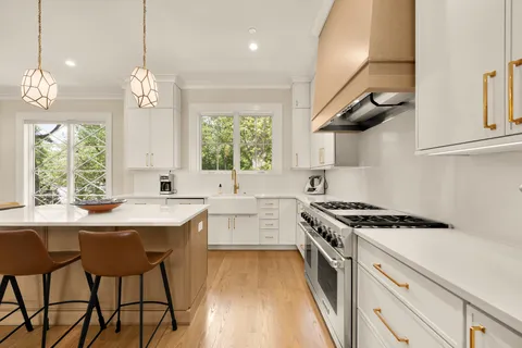 $4,100,000 | 5537 Hawthorne Place Northwest, Washington, DC 20016