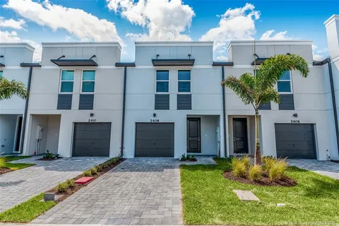 $345,000 | 2408 Southeast Tarvest Way, Unit 2408, Stuart, FL 34994