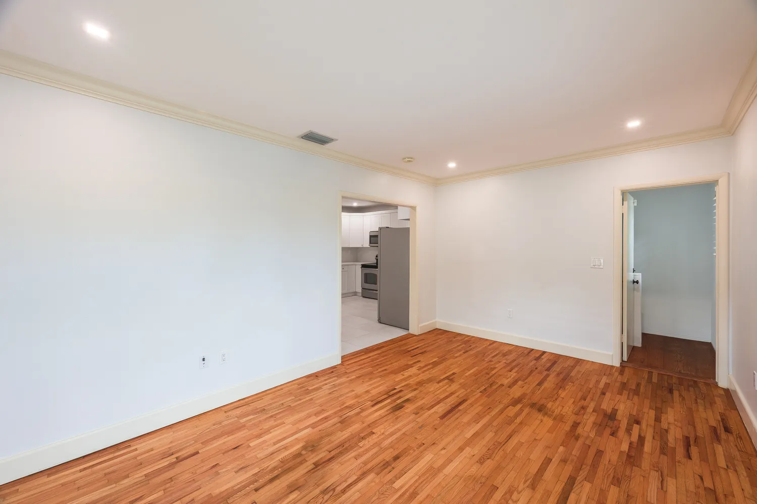 $4,350 | 3911 Ponce De Leon Boulevard, Coral Gables, FL 33134