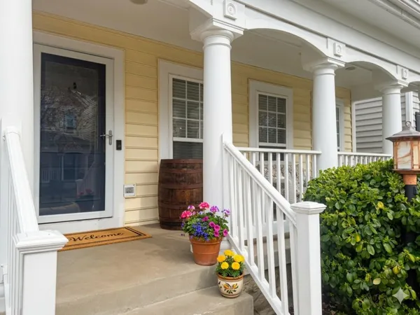 $820,000 | Grandwind Drive, Lorton, VA 22079