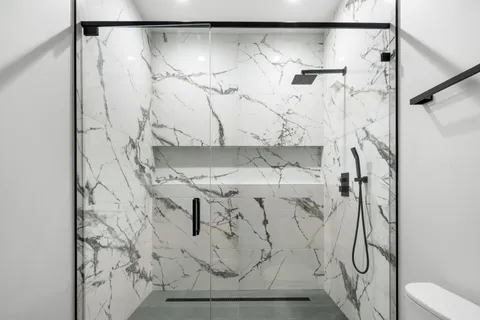 $3,800 | 1327 West Taylor Street, Unit 2W, Chicago, IL 60607