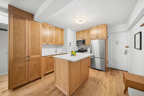 $849,000 | 54 West 16th Street, Unit 2G | Flatiron