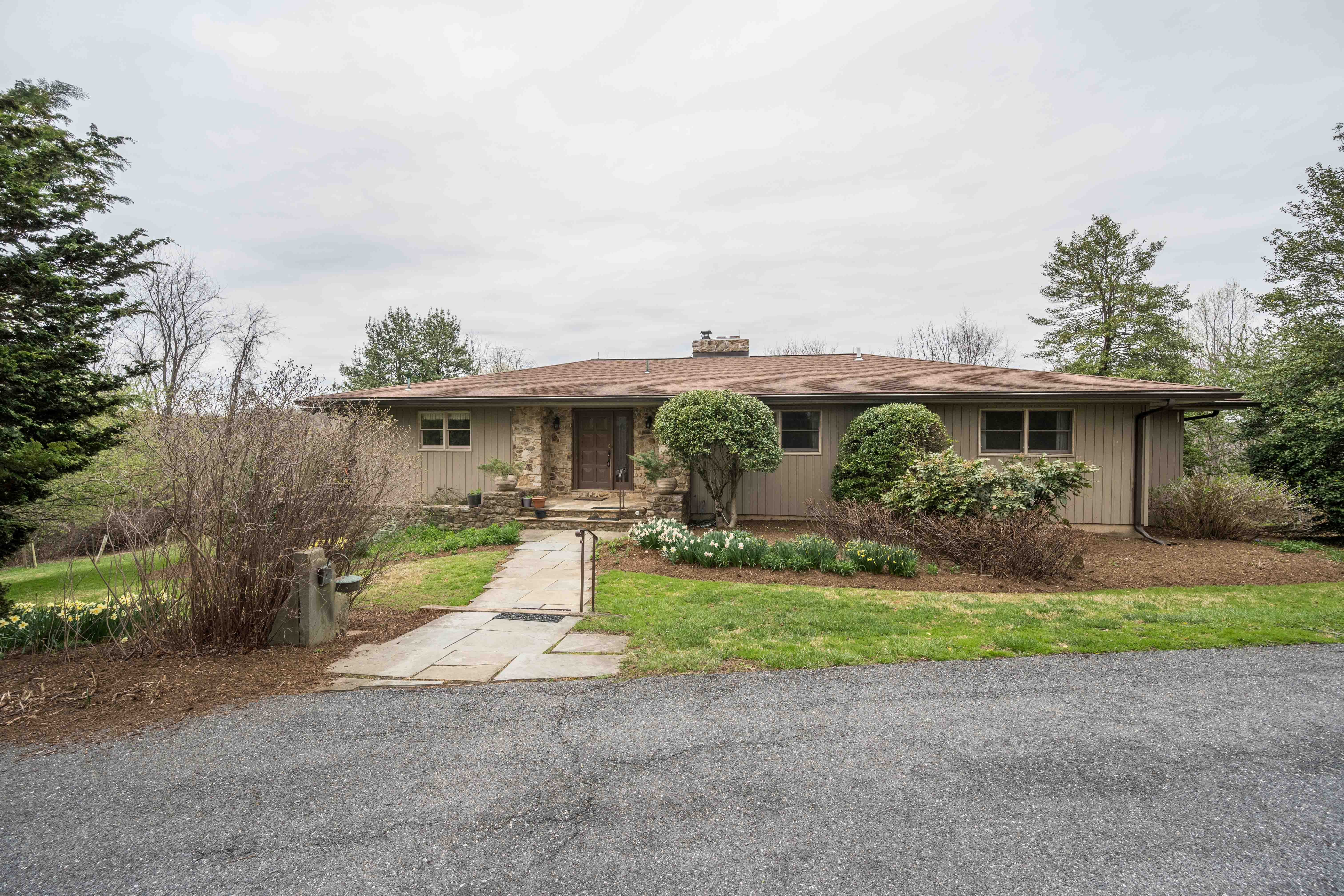 21730 Peach Tree Road Dickerson, MD 20842 - Photo 3 of 11 a front view of house with yard and green space