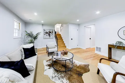 $1,095,000 | 11832 Enid Drive, Potomac, MD 20854