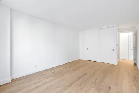 $975,000 | 150 West End Avenue, Unit 16H | Upper West Side