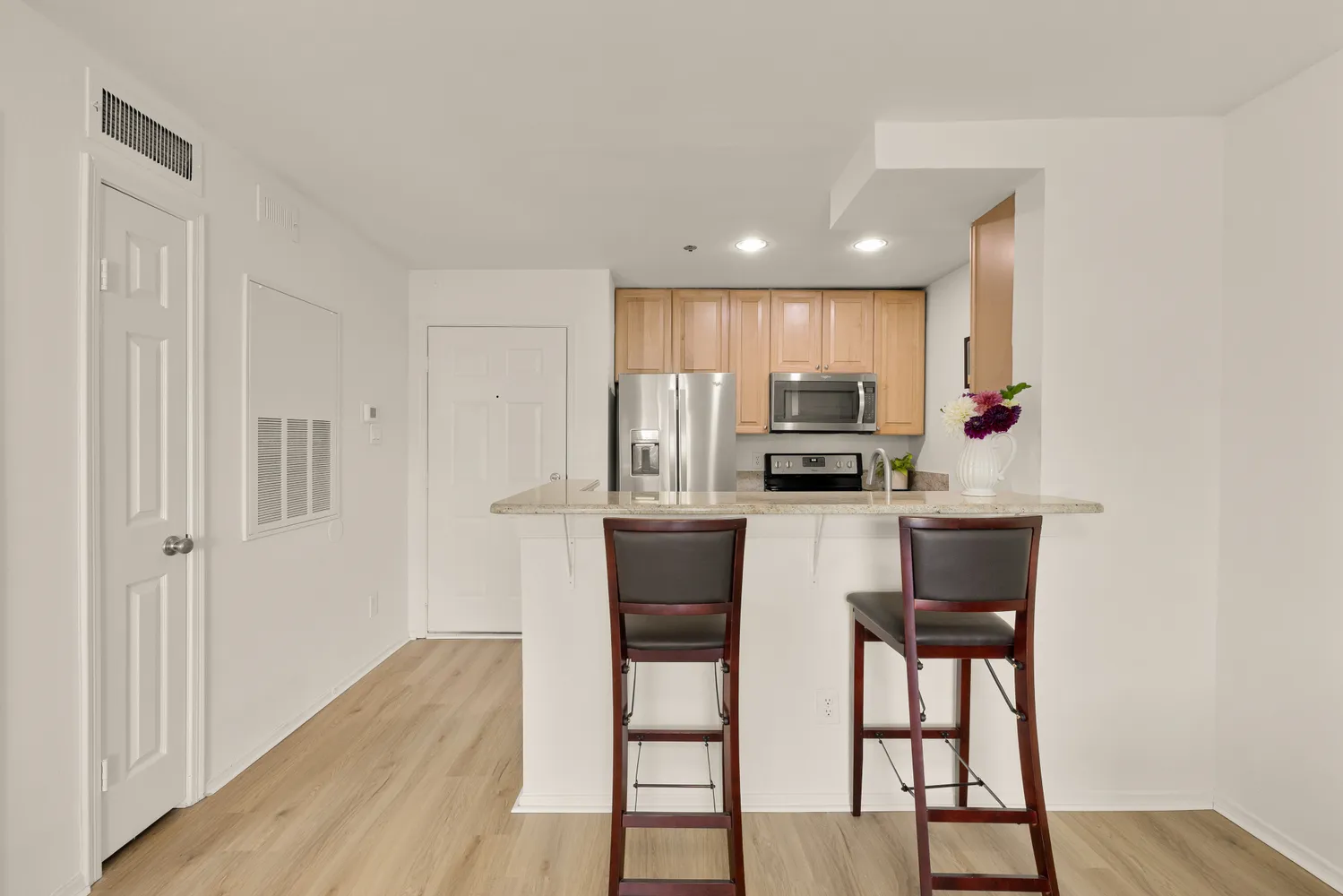 $275,000 | 3309 Wyndham Circle, Unit 3180, Alexandria, VA 22302