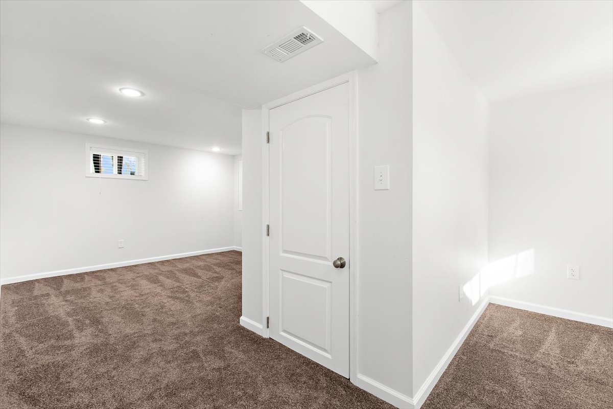 12712 Atherton Drive Silver Spring, MD 20906 - Photo 31 of 40 a view of hallway with closet