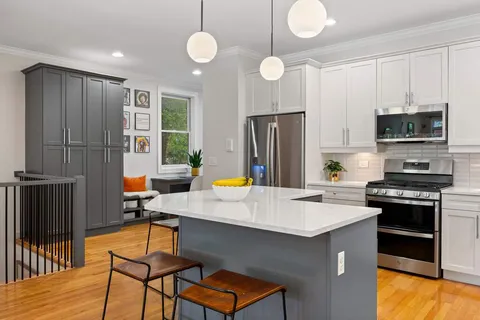 $875,000 | 3806 North Damen Avenue, Unit 1, Chicago, IL 60618