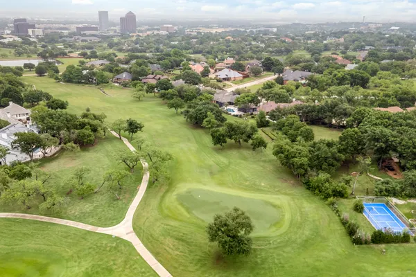 $2,600,000 | 3907 Fox Glen Drive, Irving, TX 75062