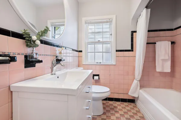 $425,000 | 3922 North Washburn Avenue, Minneapolis, MN 55412