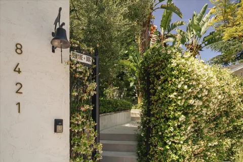 $1,549,000 | 8421 Kirkwood Drive, Los Angeles, CA 90046