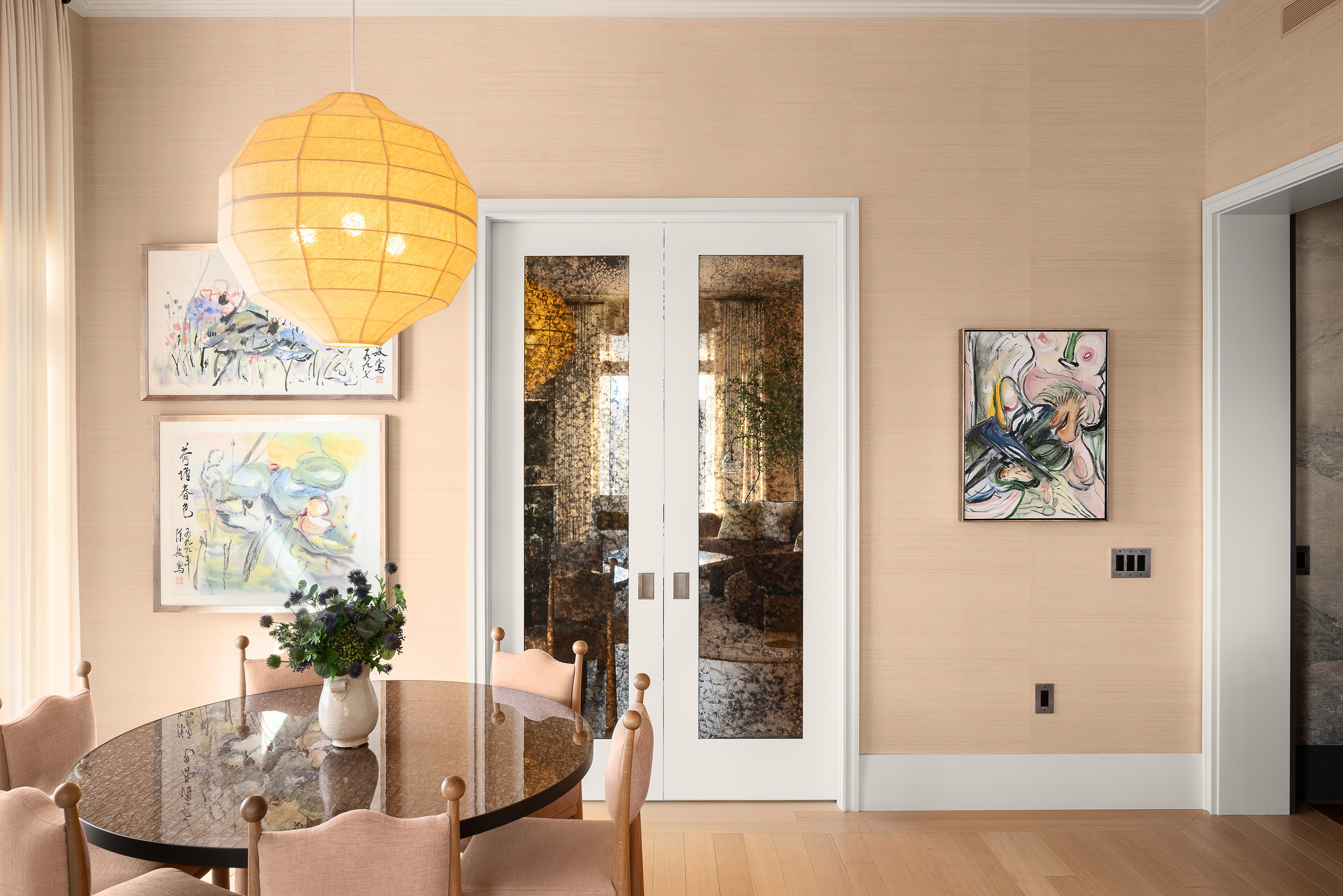 200 East 83rd Street, Unit 24C Manhattan, NY 10028 - Photo 9 of 35 a view of a living room and a potted plant