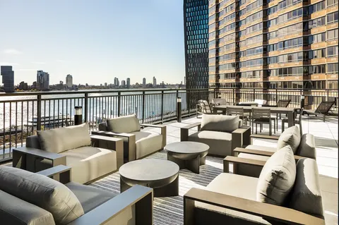 $9,395 | 650 1st Avenue, Unit 11G | Murray Hill