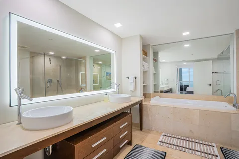 $1,349,999 | 495 Brickell Avenue, Unit 5005, Miami, FL 33131