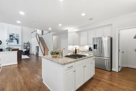 $1,800,000 | 1283 Cobble Pond Way, Vienna, VA 22182