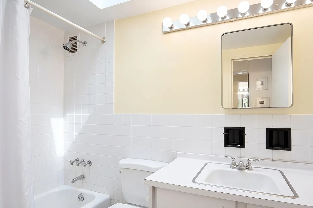 321 East 48th Street, Unit 8E Manhattan, NY 10017 - Photo 8 of 10