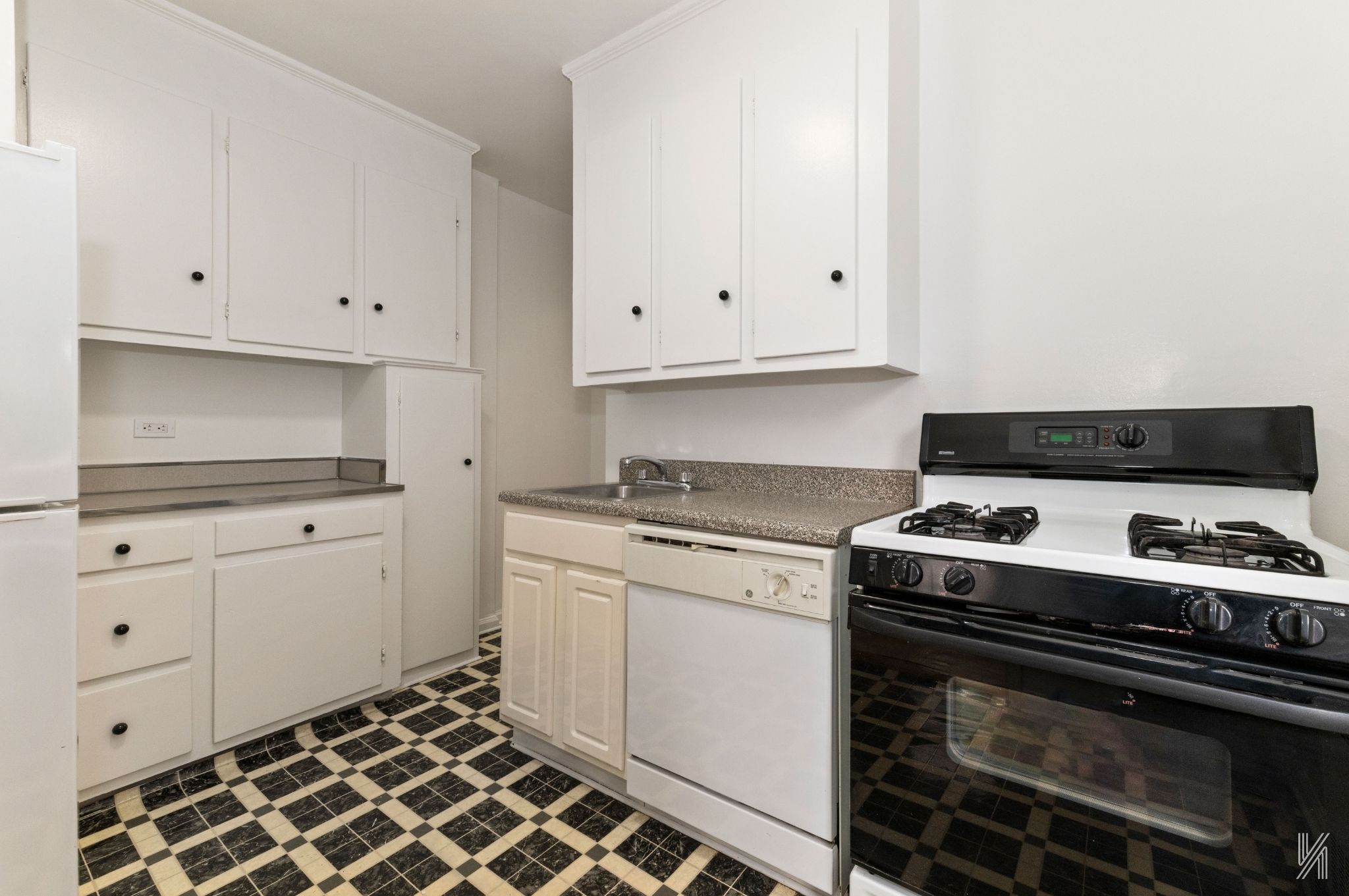 79-10 34th Avenue, Unit 4U Queens, NY 11372 - Photo 15 of 24