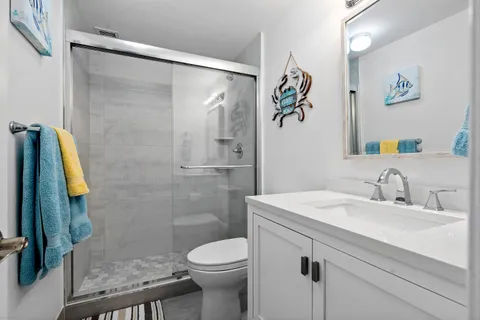 $389,000 | 2881 Northeast 32nd Street, Unit 220, Fort Lauderdale, FL 33306