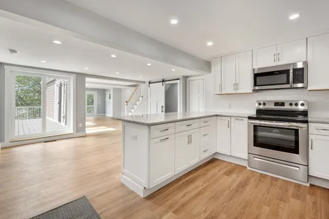 $795,000 | 286 Riverside Drive, Tiverton, RI 02878