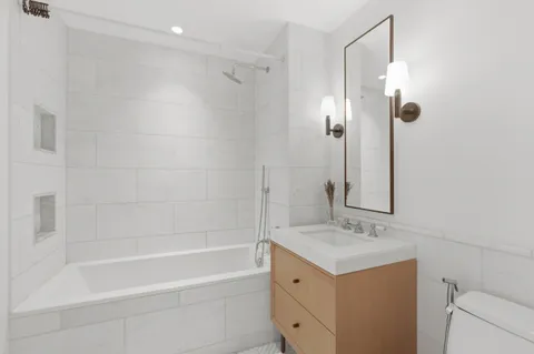 $750,000 | 300 West 122nd Street, Unit 4F | Harlem