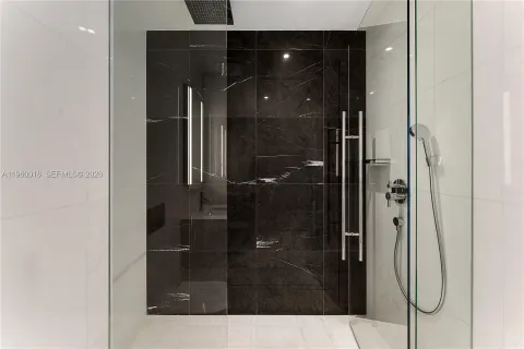 $1,850,000 | 300 Biscayne Blvd Way, Unit 2009, Miami, FL 33131