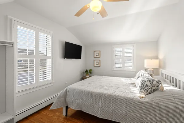 $725,000 | 7 Moreland Avenue, Hull, MA 02045