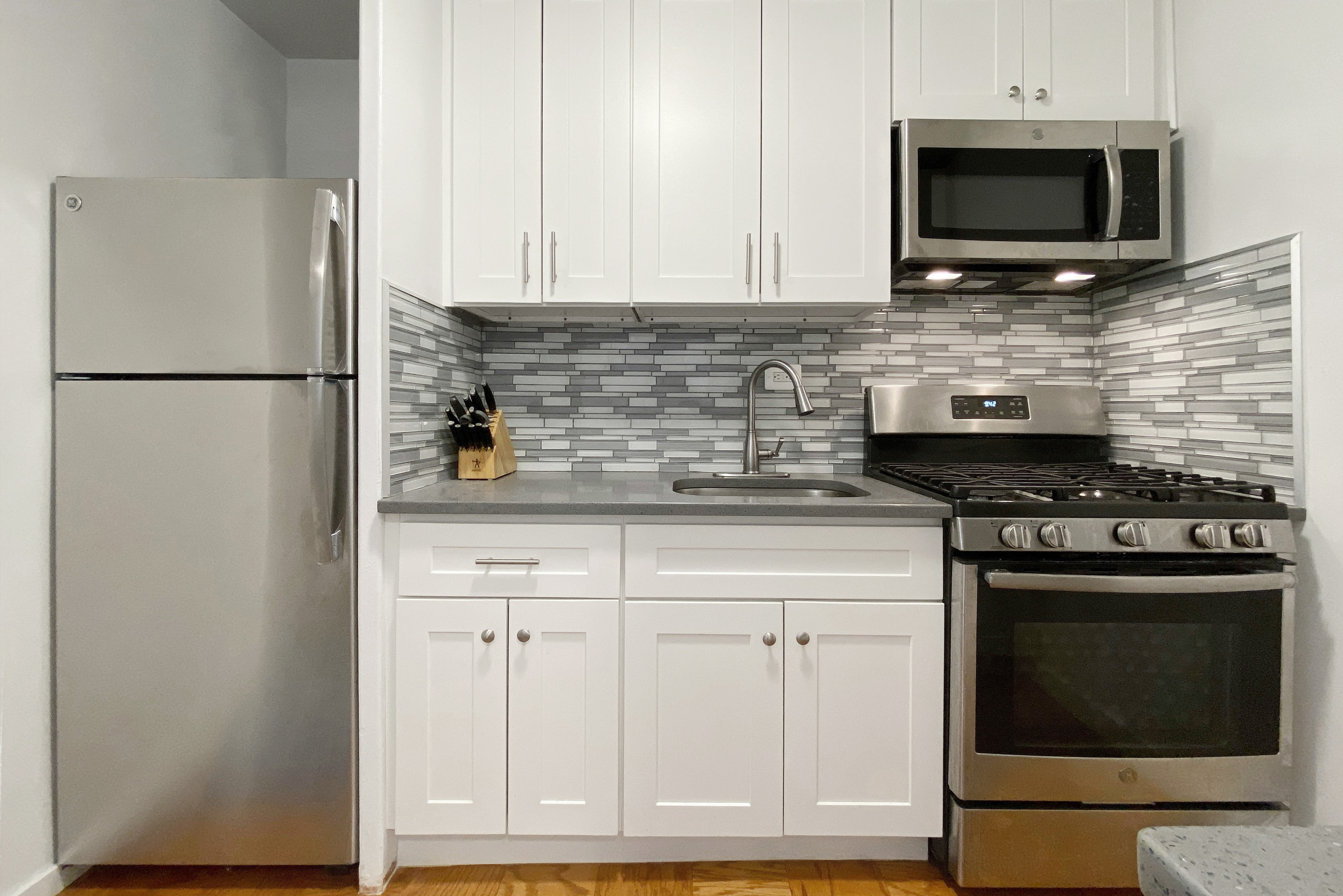 300 East 33rd Street, Unit 7G Manhattan, NY 10016 - Photo 1 of 13