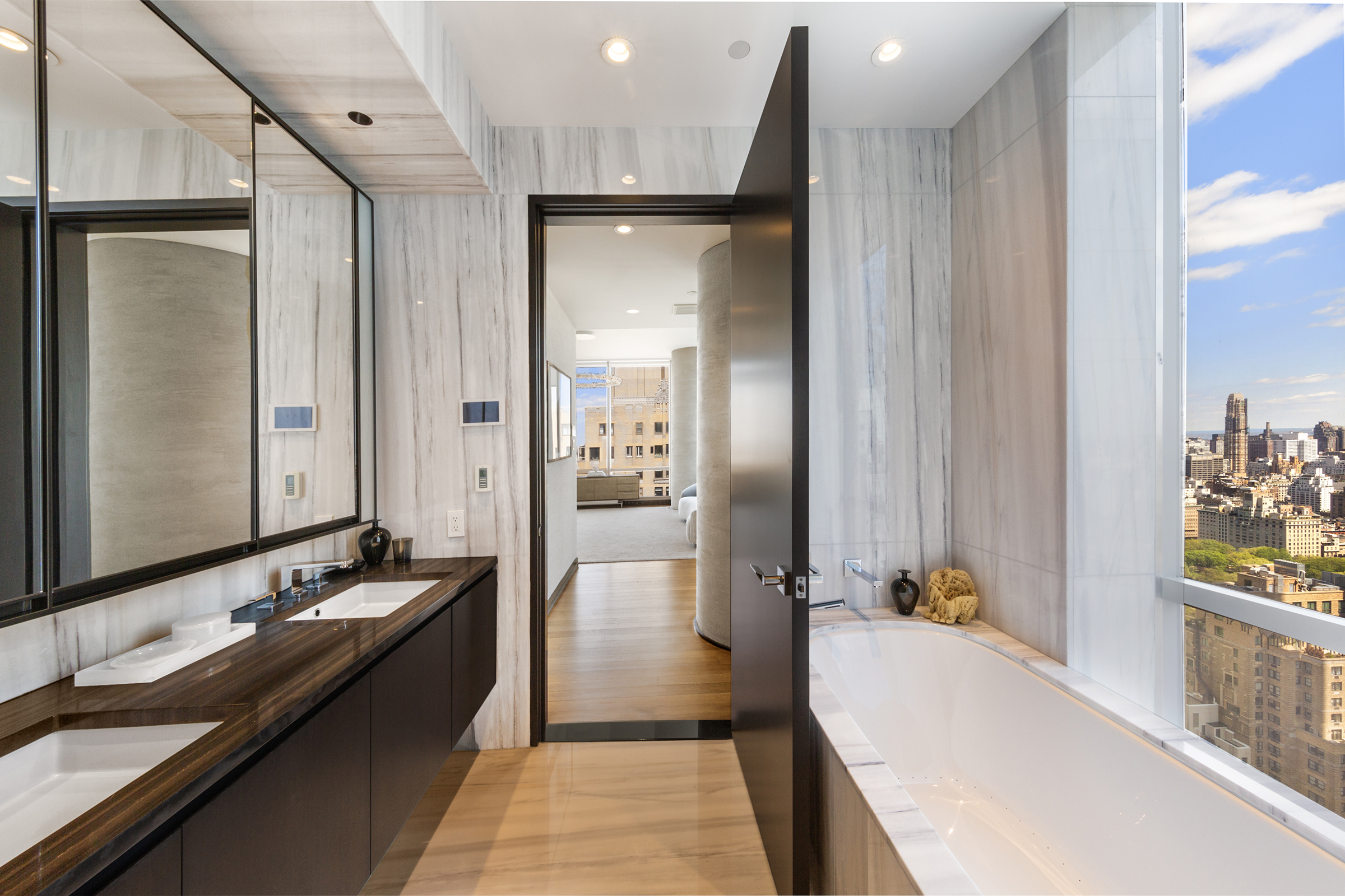 157 West 57th Street, Unit 41A Manhattan, NY 10019 - Photo 9 of 14