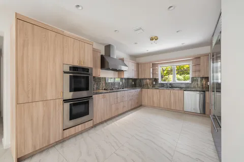 $3,999,900 | 2850 Sheridan Avenue, Miami Beach, FL 33140