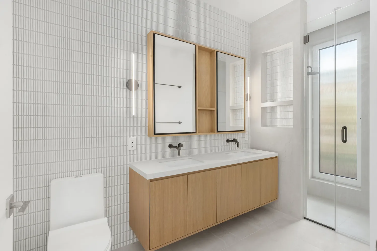 $14,500 | 1005 Lorimer Street, Unit 2 | Greenpoint