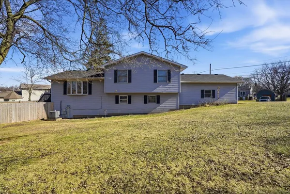 $278,000 | 1707 Joanna Avenue, Zion, IL 60099