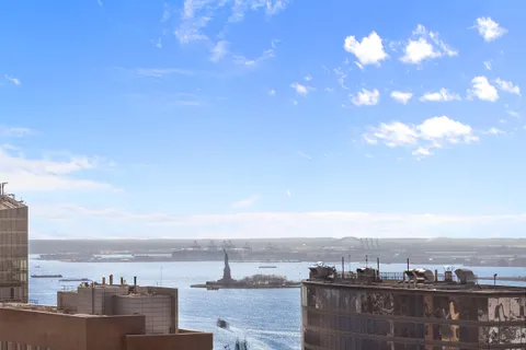 $6,695,000 | 50 West Street, Unit 37C | Financial District