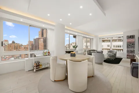 $1,425,000 | 167 East 61st Street, Unit 15D | Lenox Hill
