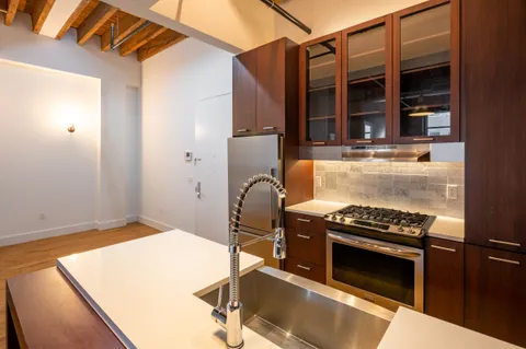 $5,900 | 139 North 10th Street, Unit 2B | Williamsburg