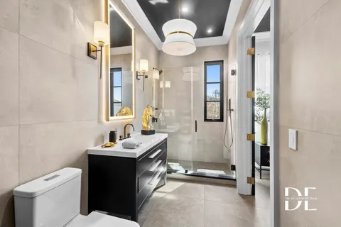 $3,395,000 | 52 Nicolosi Loop | Huguenot