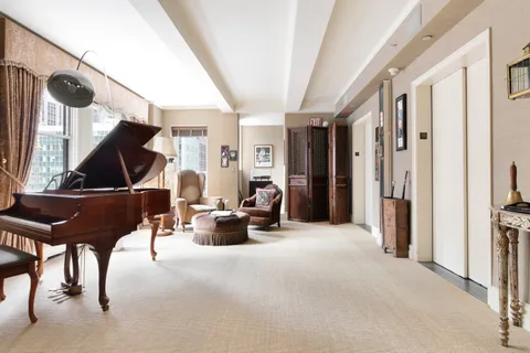 $3,500,000 | 111 East 56th Street, Unit PH19 | Midtown East