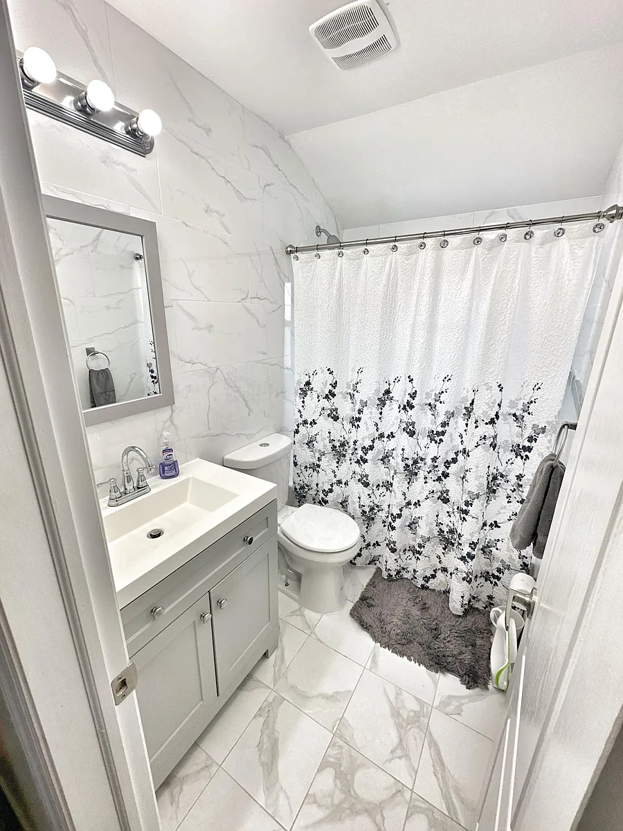 253-07 Memphis Avenue, Unit 2 Queens, NY 11422 - Photo 3 of 6