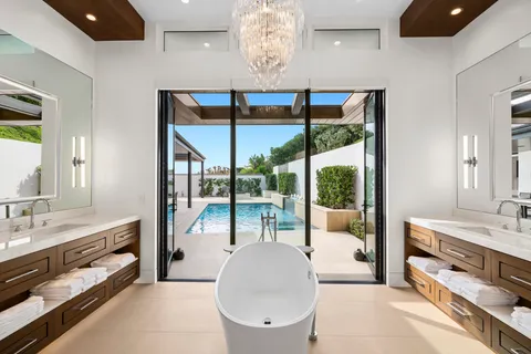 $11,495,000 | 621 Malabar Drive, Corona del Mar, CA 92625