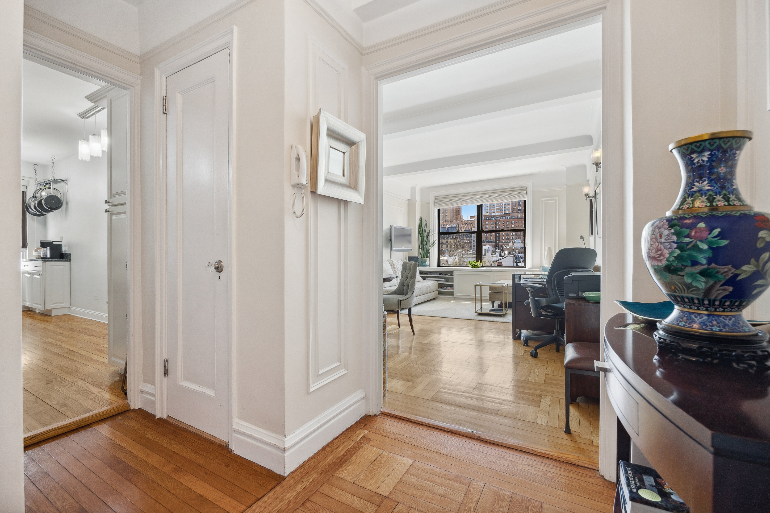 40 West 77th Street, Unit 8C Manhattan, NY 10024 - Photo 15 of 21 a view of a livingroom with furniture and a livingroom