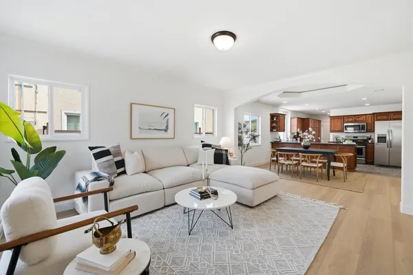 $819,000 | 11916 Oxford Avenue, Hawthorne, CA 90250