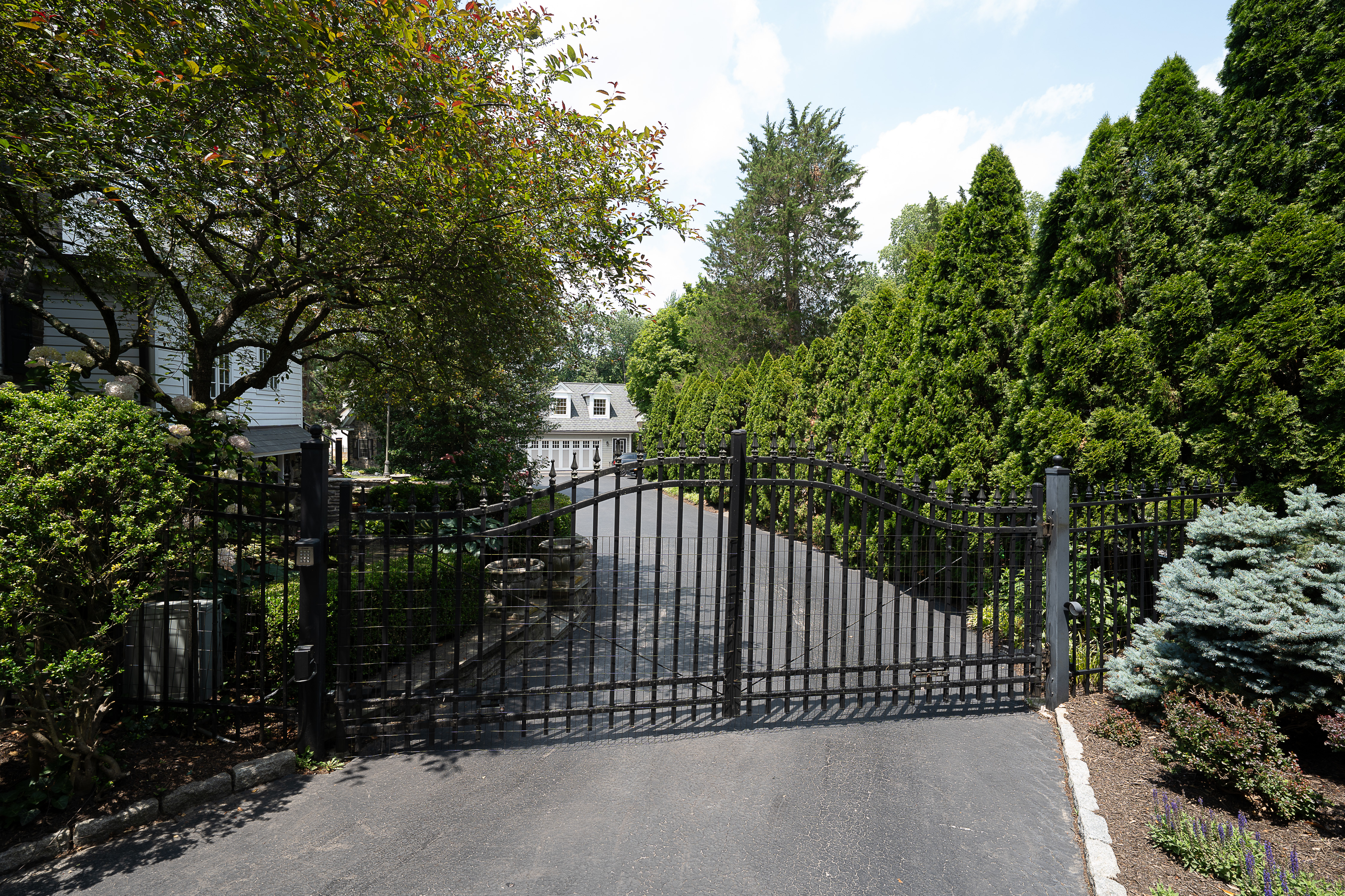 101 East Brookhaven Road Wallingford, PA 19086 - Photo 1 of 140