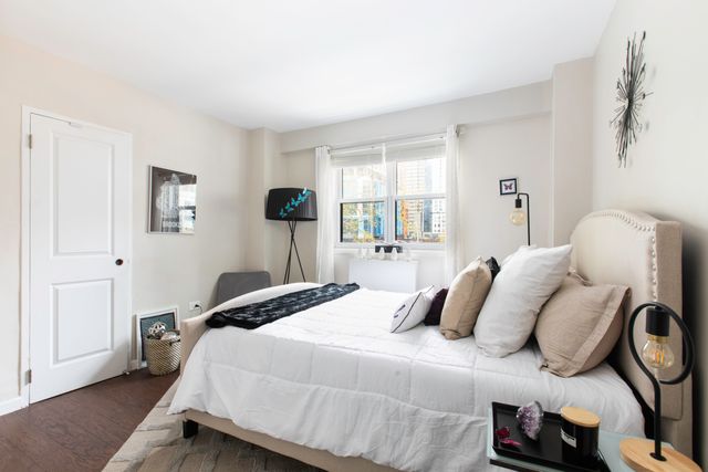 $888,000 | 175 Willoughby Street, Unit 4A | Downtown Brooklyn