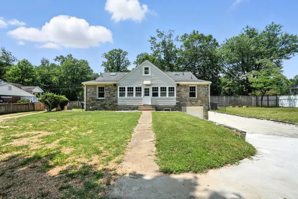 $1,199,000 | Park Road, Alexandria, VA 22312