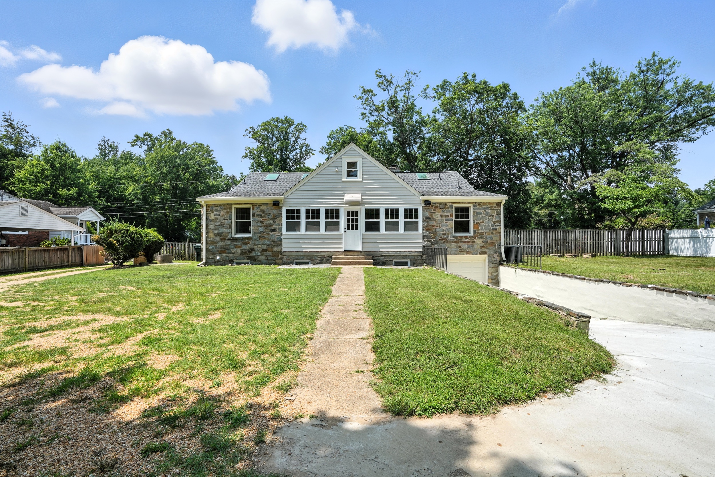 4505 Park Road Alexandria, VA 22312 - Photo 74 of 80 a front view of a house with garden