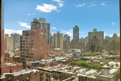 $859,000 | 205 East 85th Street, Unit 14M | Upper East Side