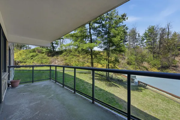 $370,000 | 609 West South Orange Avenue, Unit 4U, South Orange, NJ 07079