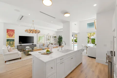 $5,900,000 | 757 Broad Court South, Naples, FL 34102