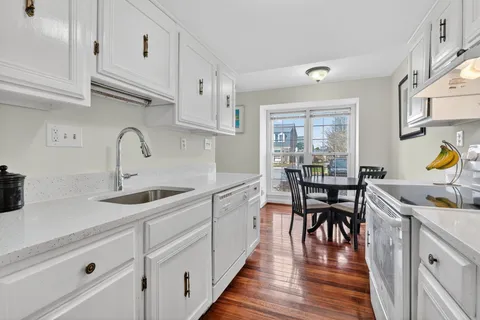 $390,000 | 20017 Spur Hill Drive, Gaithersburg, MD 20886