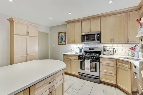 $1,875,000 | 210 8th Street Southeast, Washington, DC 20003